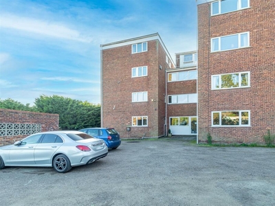 2 bedroom apartment for sale in The Hill Avenue, Worcester, WR5