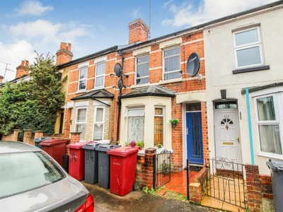 2 bedroom terraced house for sale in Belmont Road, Reading, RG30