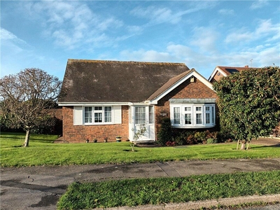 3 bedroom bungalow for sale in Wannock Gardens, Polegate, East Sussex, BN26