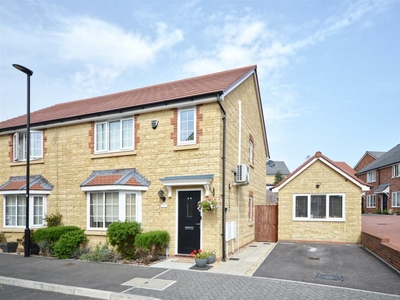 3 bedroom semi-detached house for sale in Bridle Avenue, Whitchurch Village, Bristol, BS14
