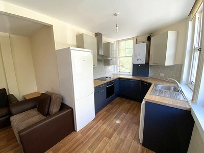 4 bedroom flat for rent in Aylward Street, Portsmouth, PO1