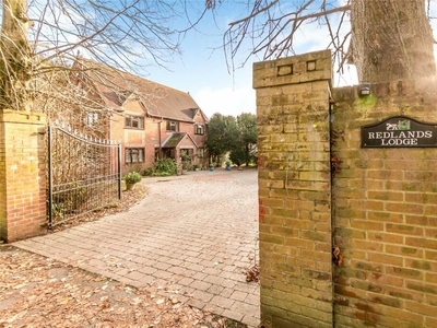 7 bedroom detached house for sale in Reading Road, Sherfield On Loddon, Hook, RG27