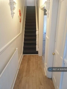 1 Bedroom House Share For Rent In Slough