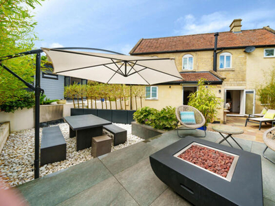 2 Bedroom Apartment For Sale In Corsham, Wiltshire