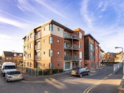 2 Bedroom Apartment For Sale In Walthamstow, London