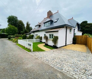 2 Bedroom Cottage For Sale In Formby, Liverpool