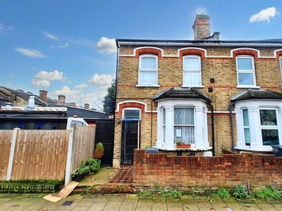 2 Bedroom End Of Terrace House For Sale In Hounslow