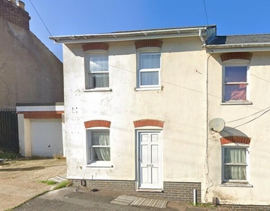 2 Bedroom End Of Terrace House For Sale In Sturla Road, Chatham