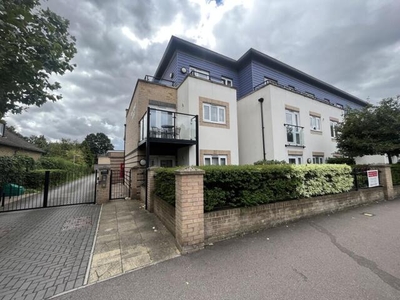2 Bedroom Flat For Sale In Hall Lane, Chingford
