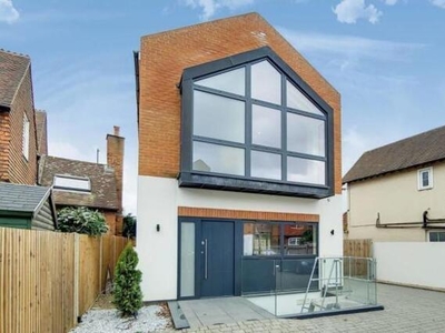 3 Bedroom Detached House For Sale In Ascot, Berkshire