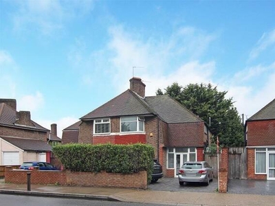 3 Bedroom House For Sale In Acton, London