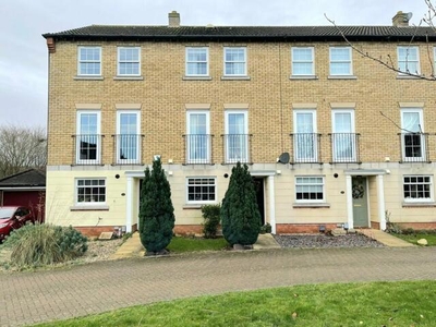 3 Bedroom Town House For Sale In Lower Cambourne, Cambridge