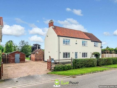 4 Bedroom Detached House For Sale In Carrhouse Road, Belton