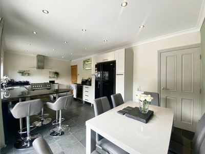 4 Bedroom Detached House For Sale In Mirfield