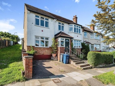 4 Bedroom End Of Terrace House For Sale In Barnet