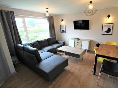 4 Bedroom Semi-detached House For Rent In Burley, Leeds