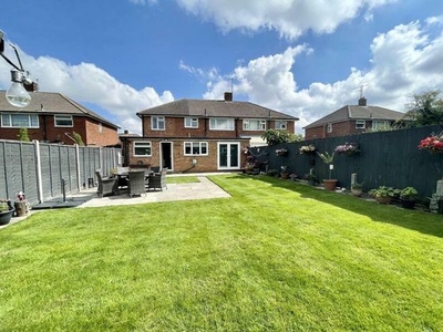 4 bedroom semi-detached house for sale Dunstable, LU5 4SZ