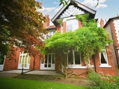 4 Bedroom Semi-detached House For Sale In Wolverhampton, West Midlands