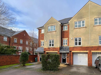 4 Bedroom Town House For Sale In West Park, Leeds
