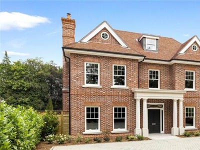 5 Bedroom Detached House For Sale In West Byfleet, Surrey