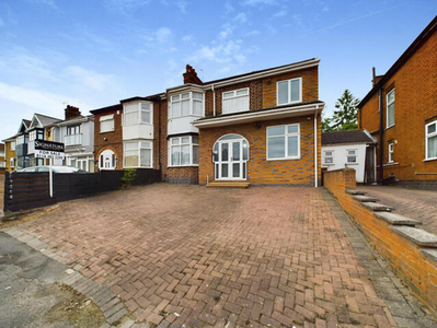 6 Bedroom Semi-detached House For Sale In Leicester