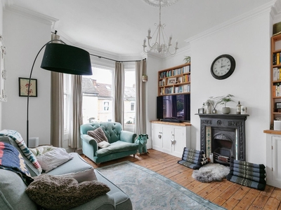 Woodland Hill, Crystal Palace, London, SE19 3 bedroom flat/apartment in Crystal Palace