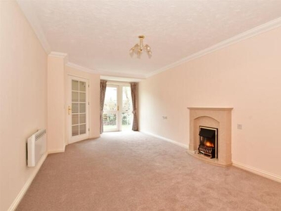 1 Bedroom Ground Floor Flat For Sale In Faversham