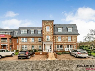 2 Bedroom Apartment For Sale In High Street, Great Missenden