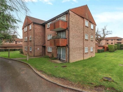 2 Bedroom Apartment For Sale In Watford, Hertfordshire