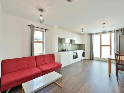 2 Bedroom Flat For Rent In South Wimbledon, London