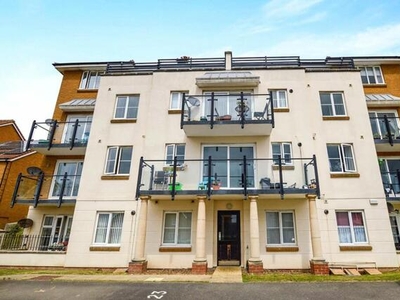 2 Bedroom Flat For Sale In Hythe, Kent