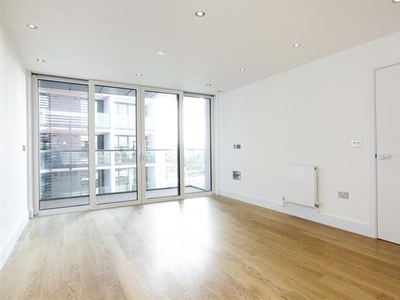 2 bedroom property to let in Rainsborough House, SW15