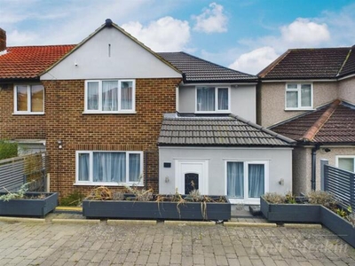 3 Bedroom End Of Terrace House For Sale In New Addington