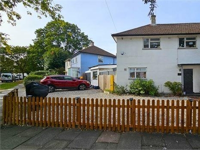 3 Bedroom Semi-detached House For Sale In Leigh On Sea