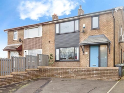 3 Bedroom Semi-detached House For Sale In Thornhill