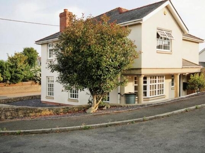 4 Bedroom Detached House For Sale In Caldicot, Monmouthshire