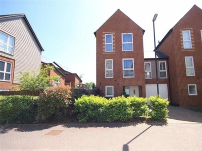 4 Bedroom End Of Terrace House For Sale In Havant, Hampshire