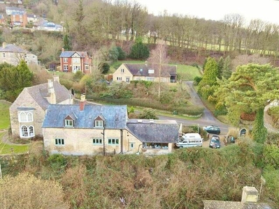 4 Bedroom Link Detached House For Sale In Stroud, Gloucestershire