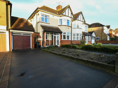 4 Bedroom Semi-detached House For Sale In Palmers Green, London