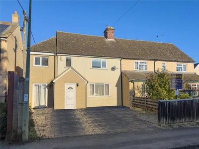 4 Bedroom Semi-detached House For Sale In Witney, Oxfordshire