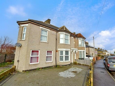 5 Bedroom End Of Terrace House For Sale In Greenhithe
