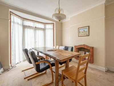 5 Bedroom Semi-detached House For Sale In West Finchley, London