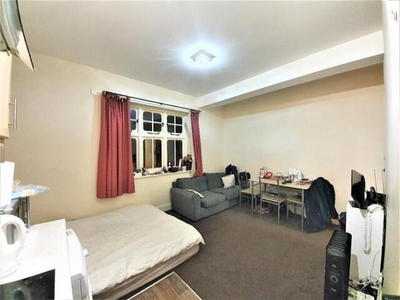 1 Bedroom Shared Living/roommate Walsall Walsall