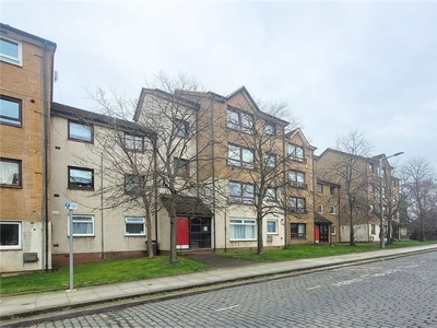 2 bed ground floor flat for sale in Leith