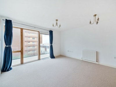 2 bedroom accessible apartment for sale London, SE16 4AE