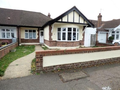 2 Bedroom Bungalow Thurrockc Greater London