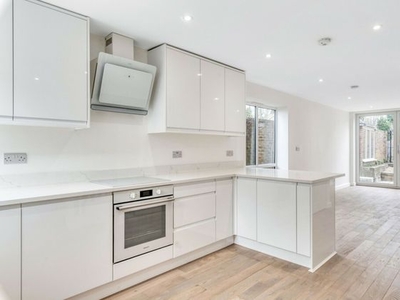 2 bedroom end of terrace house for sale Bromley, BR1 2EJ