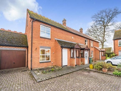 2 Bedroom House Worcestershire Gloucestershire