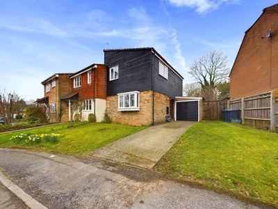 3 bedroom end of terrace house for sale High Wycombe, HP14 4HY