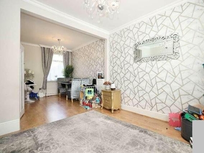 3 Bedroom House Woodford Greater London
